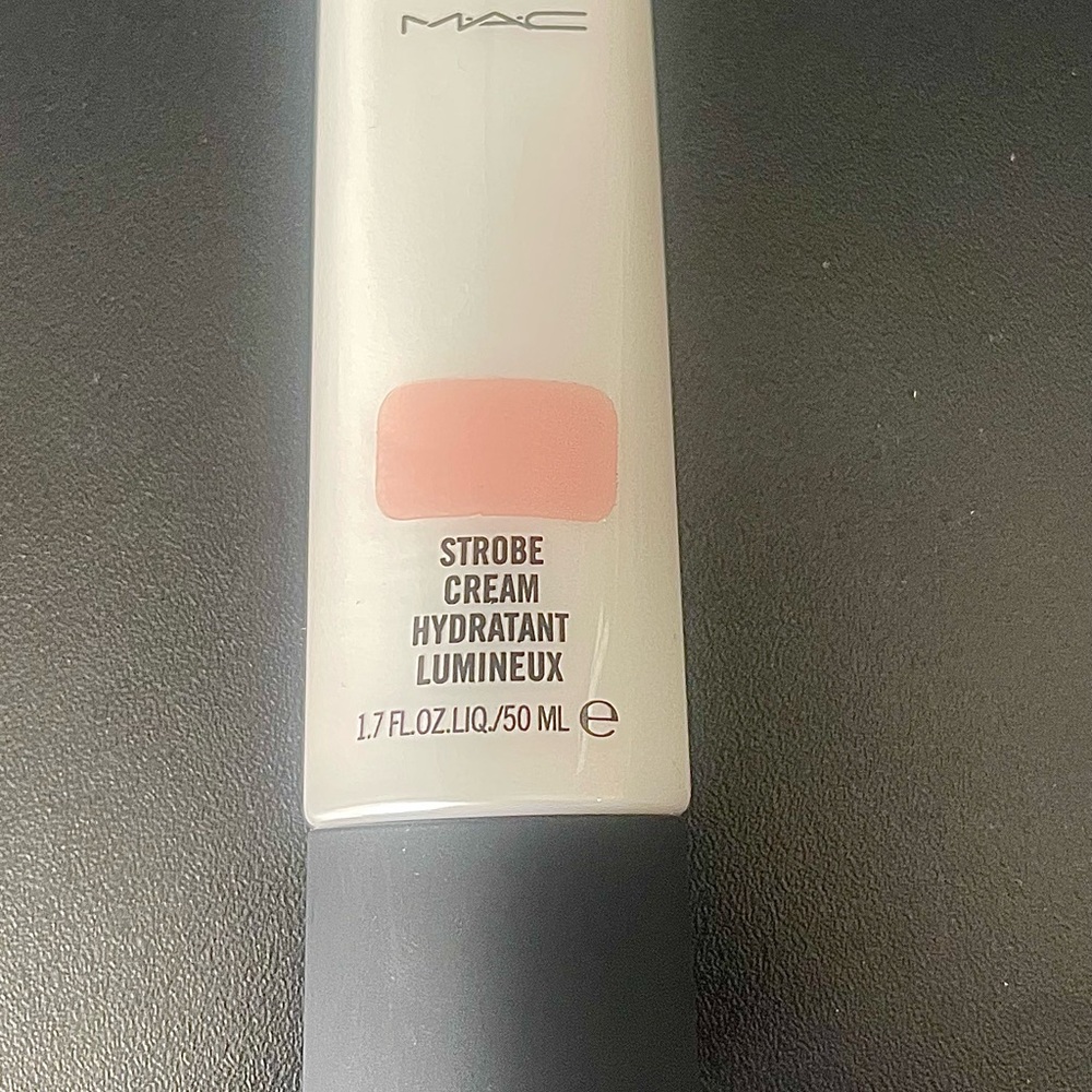 MAC Cosmetics Pinklite Strobe Cream Base Enhancer
